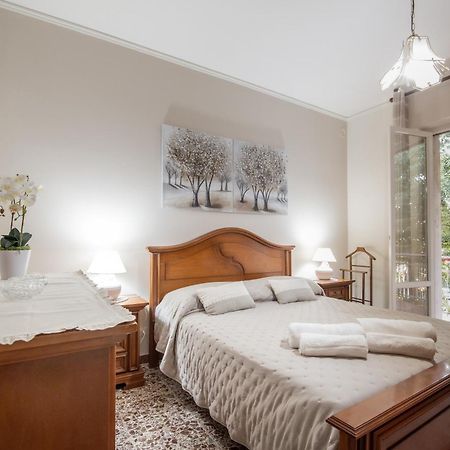 Domus Umberto - Guest House Arezzo Esterno foto