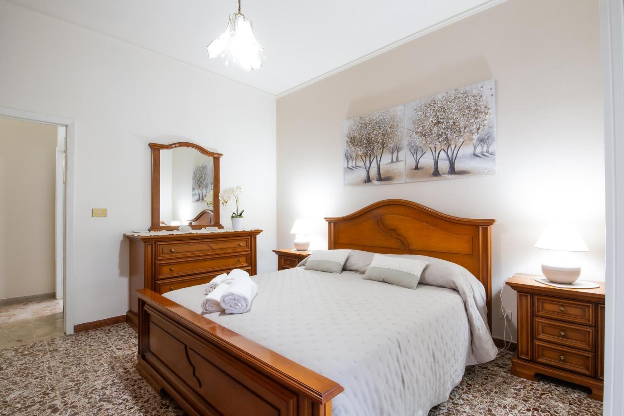 Domus Umberto - Guest House Arezzo Esterno foto
